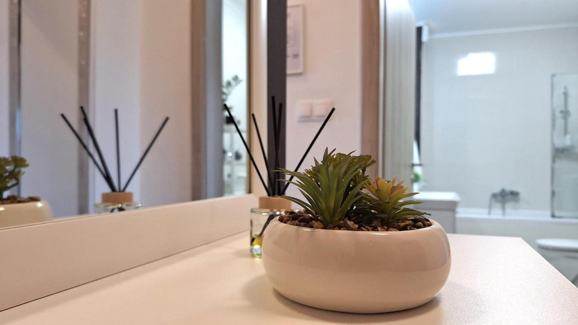 Lucille Apartment *